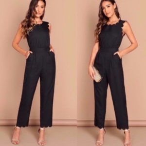 🔥 BRAND NEW - Black Scallop Sleeveless Jumpsuit